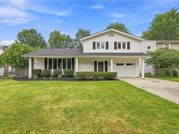 82 Joanie Lane , Amherst, NY 14228