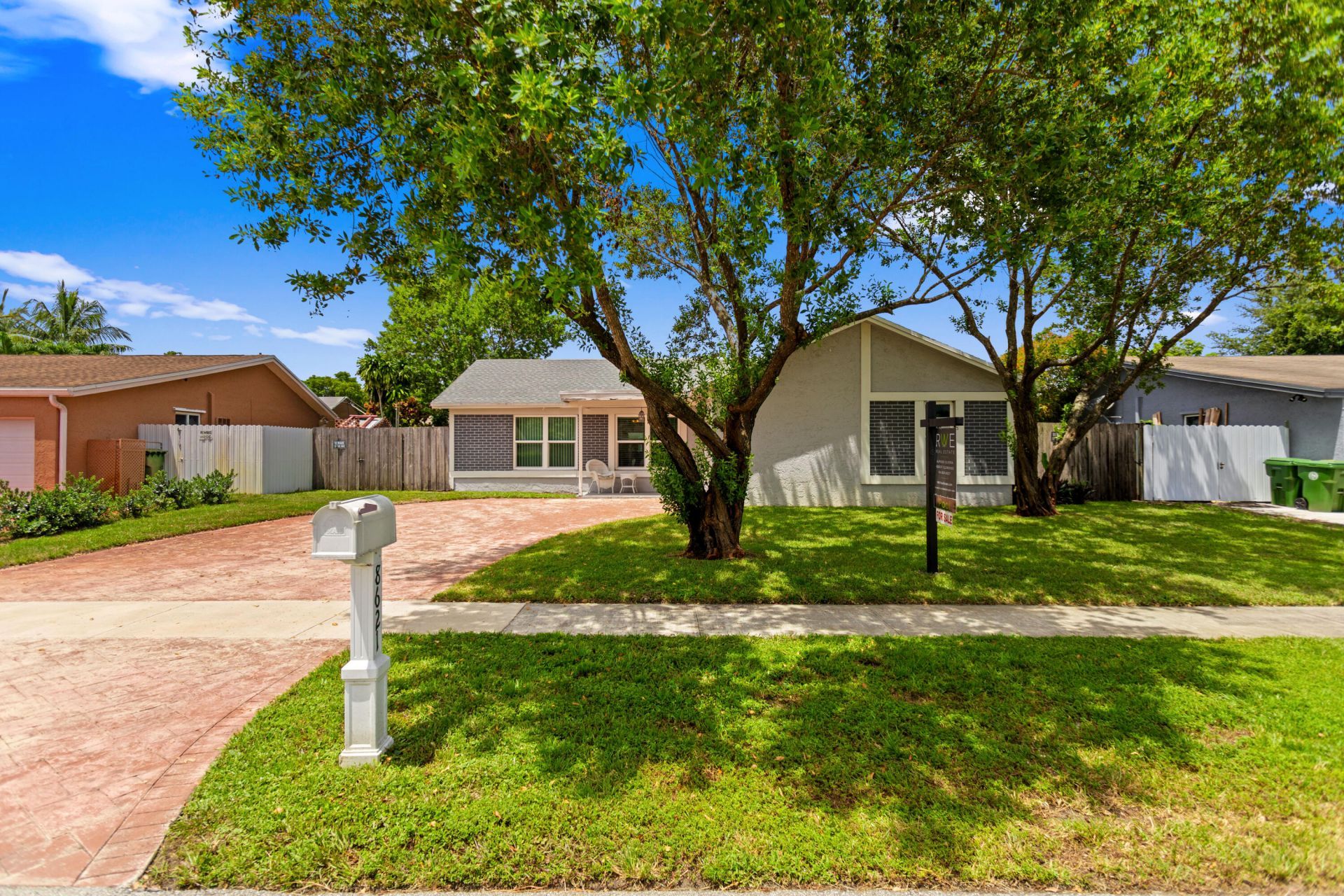 8621 NW 3rd Street, Pembroke Pines, FL 33024 Photo