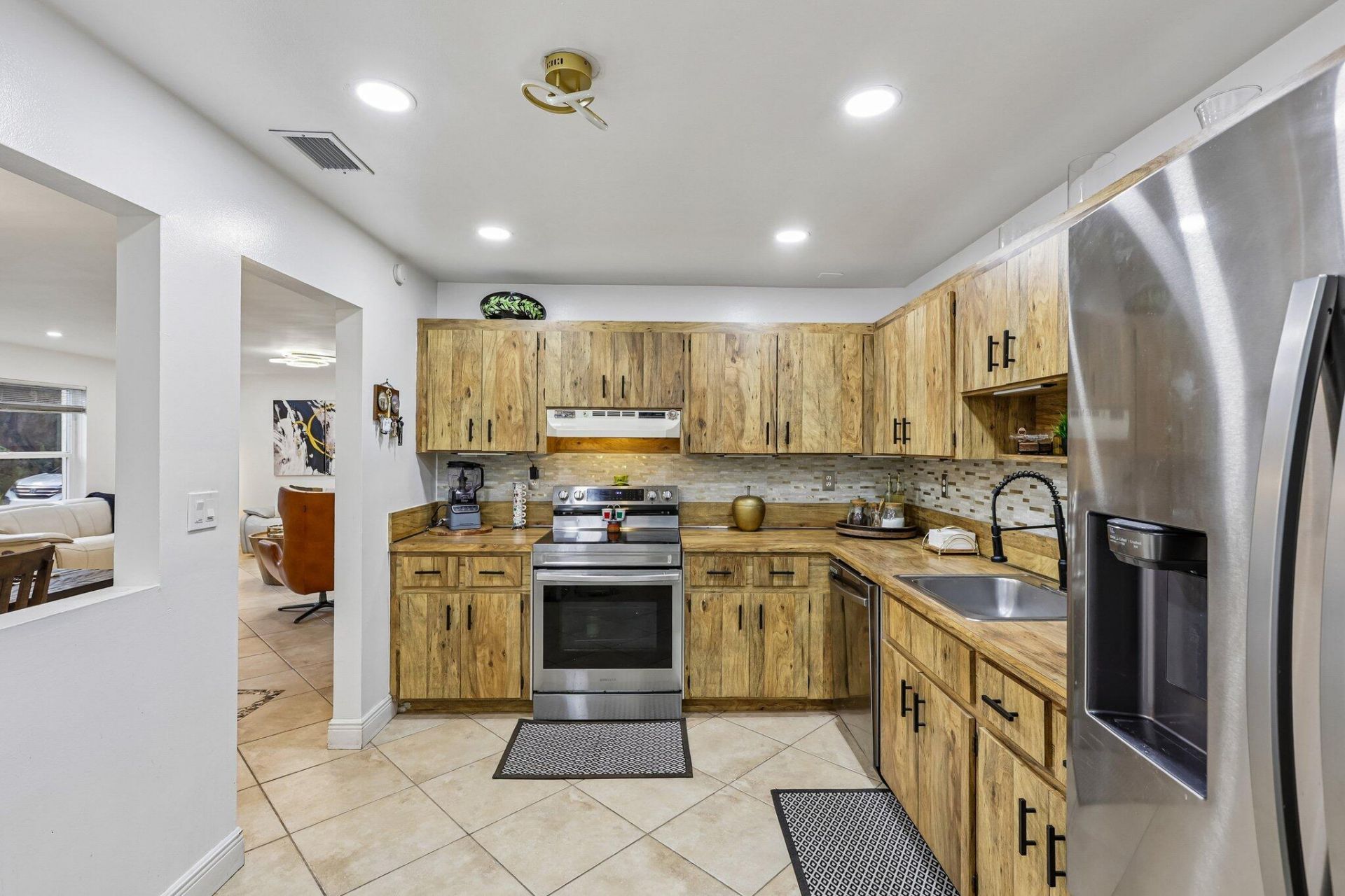 2075 SW 72nd Avenue, Davie, FL 33317 Photo