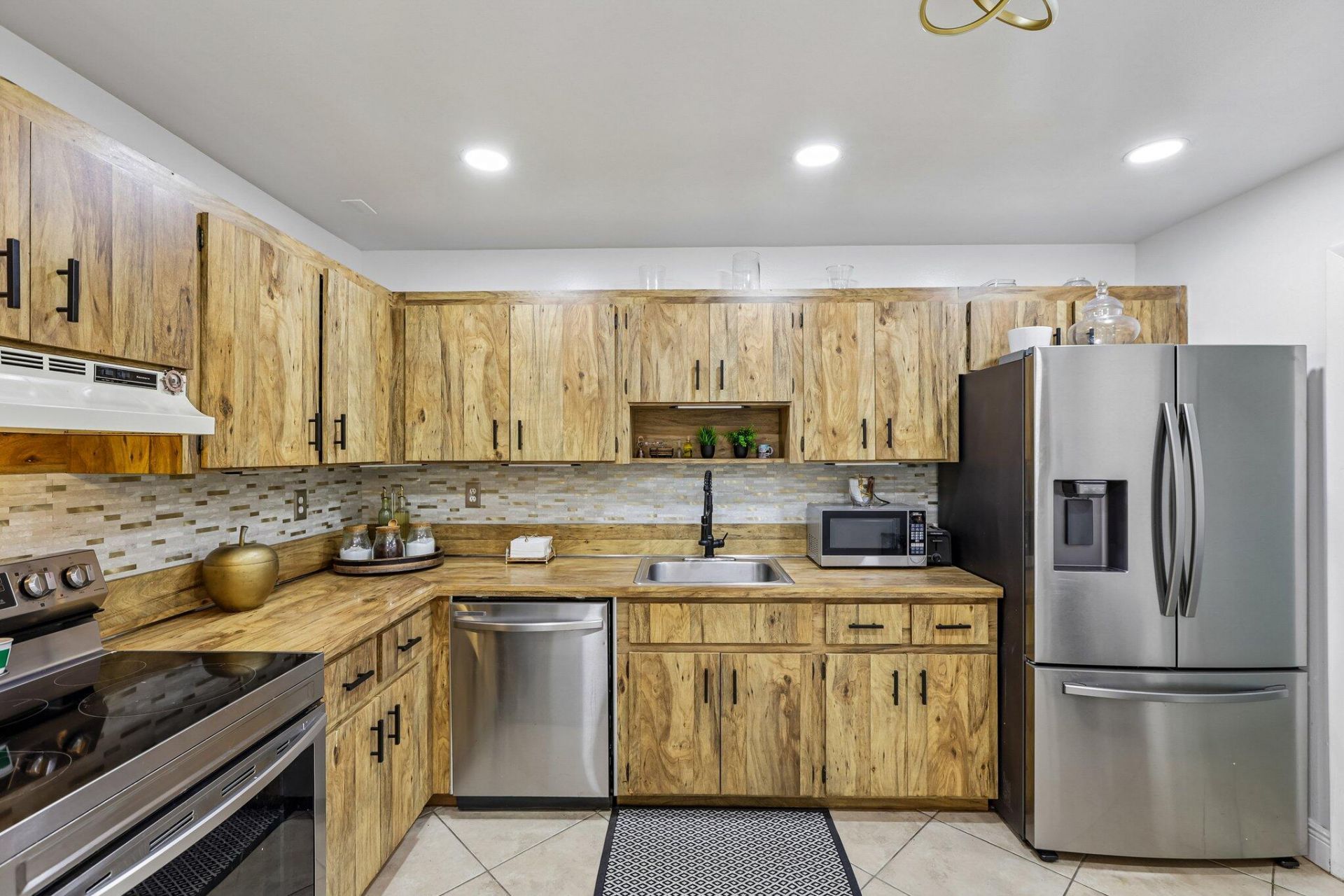 2075 SW 72nd Avenue, Davie, FL 33317 Photo