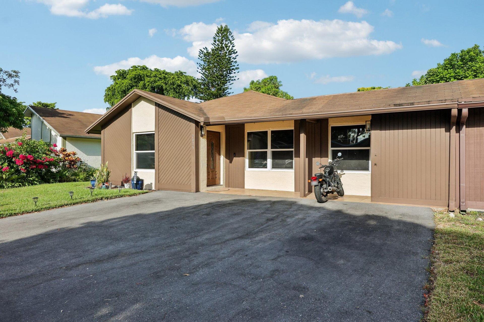 2075 SW 72nd Avenue, Davie, FL 33317 Photo