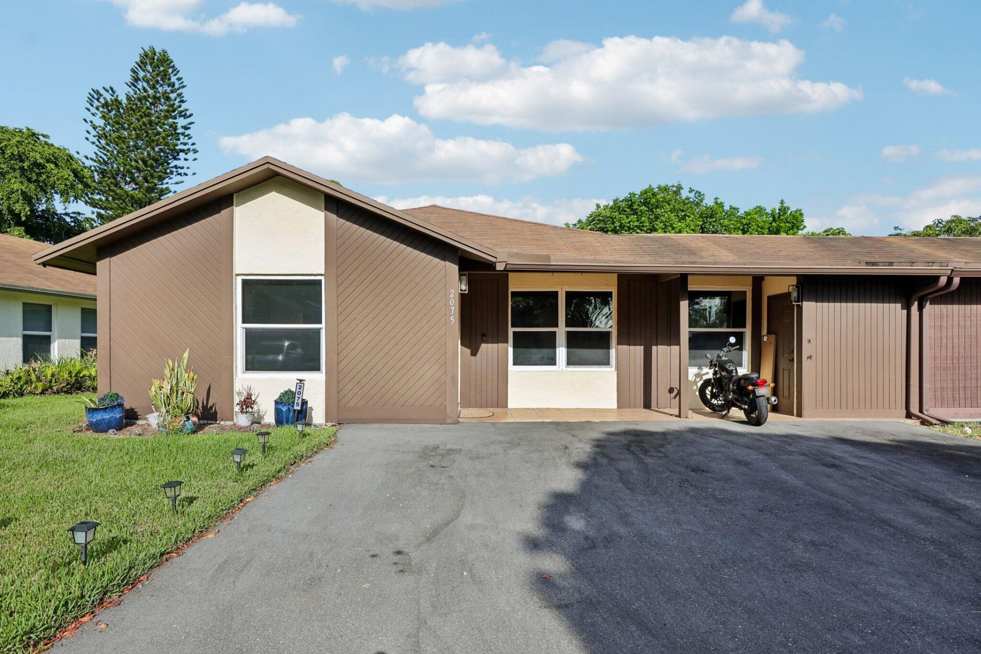 2075 SW 72nd Avenue, Davie, FL 33317 Photo