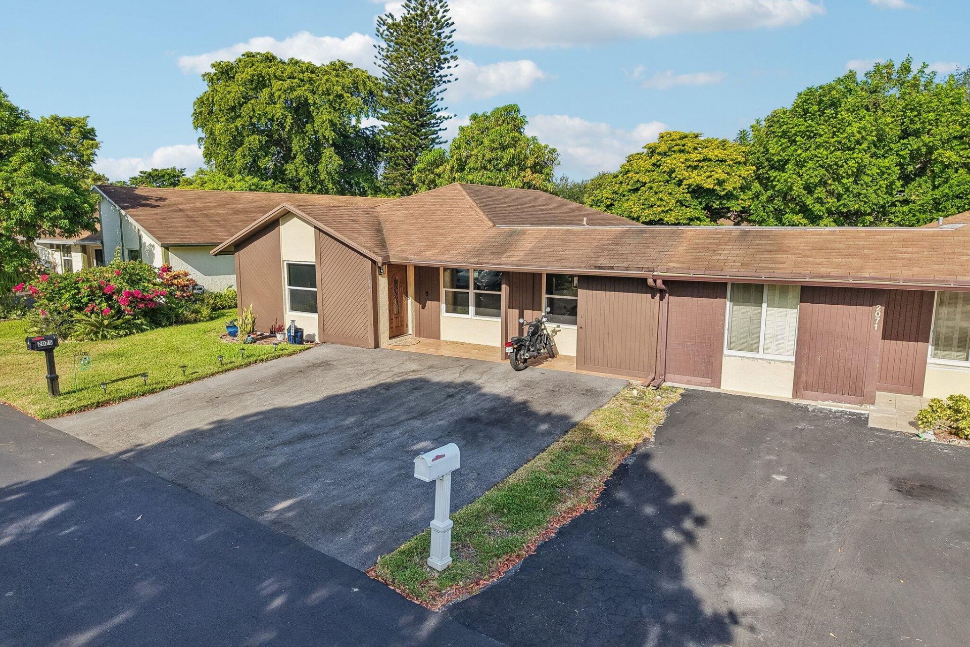 2075 SW 72nd Avenue, Davie, FL 33317 Photo