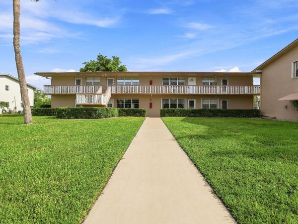 98 Norwich E, West Palm Beach, FL 33417