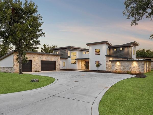 9003 King Air Drive, Granbury, TX 76049