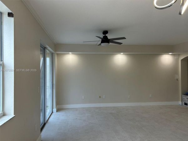 8964 W Flagler St , Unit 209, Miami, FL 33174