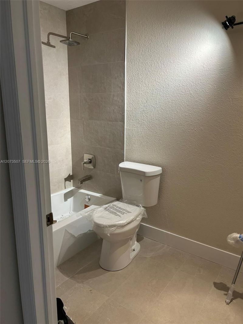 8964 W Flagler St , Unit 209, Miami, FL 33174 Photo