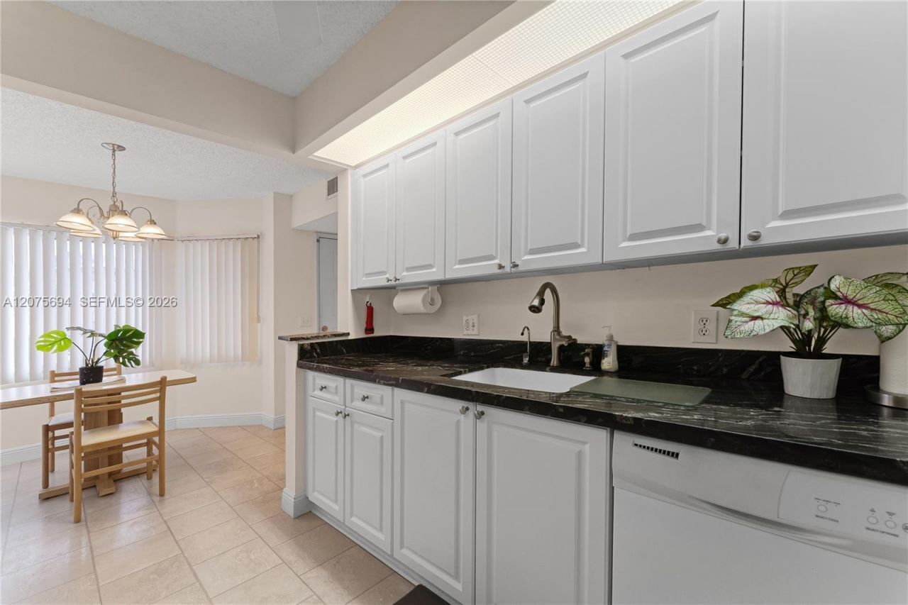850 SW 138th Ave, Unit 213D, Pembroke Pines, FL 33027 Photo