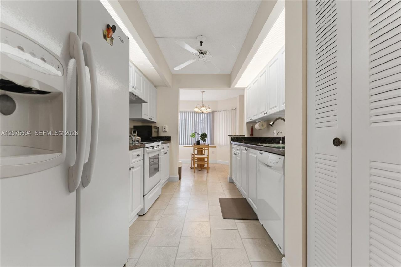 850 SW 138th Ave, Unit 213D, Pembroke Pines, FL 33027 Photo