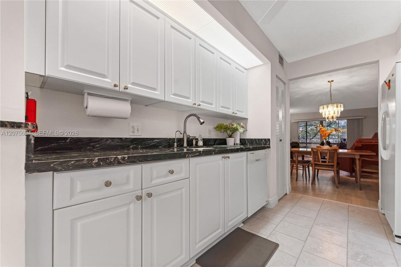 850 SW 138th Ave, Unit 213D, Pembroke Pines, FL 33027 Photo