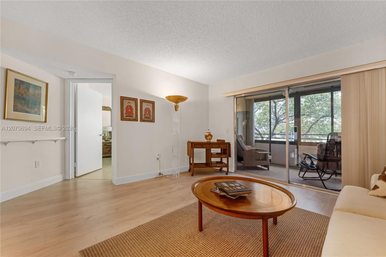 850 SW 138th Ave, Unit 213D, Pembroke Pines, FL 33027 Photo