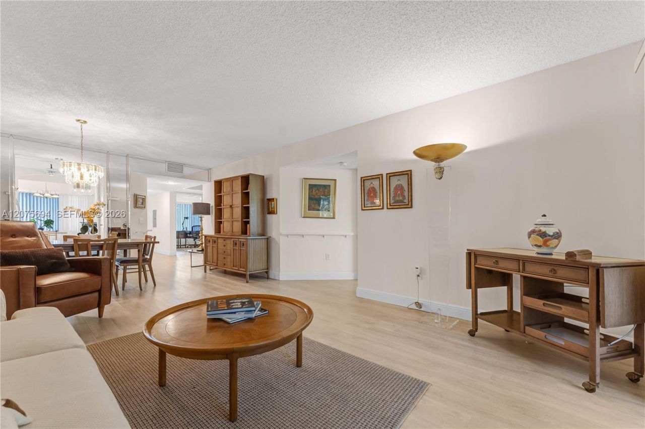 850 SW 138th Ave, Unit 213D, Pembroke Pines, FL 33027 Photo