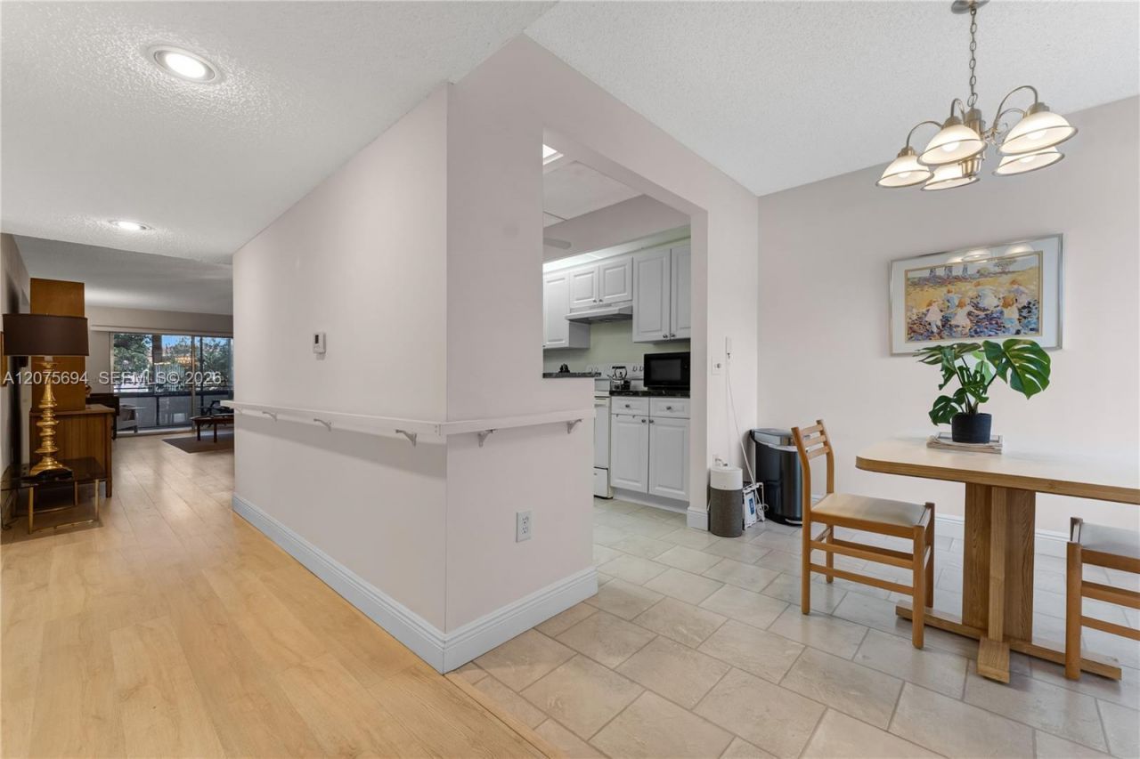 850 SW 138th Ave, Unit 213D, Pembroke Pines, FL 33027 Photo