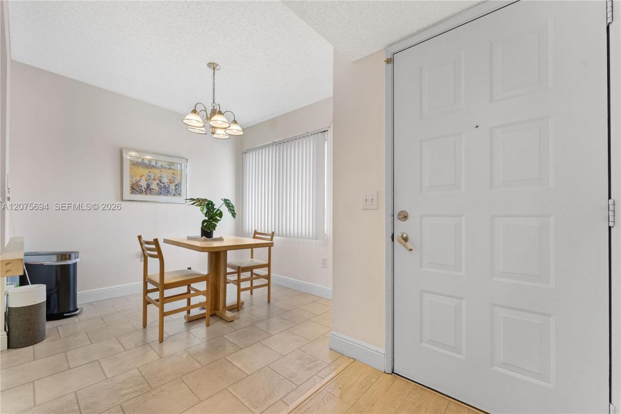 850 SW 138th Ave, Unit 213D, Pembroke Pines, FL 33027 Photo