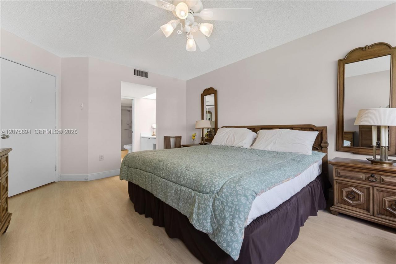 850 SW 138th Ave, Unit 213D, Pembroke Pines, FL 33027 Photo