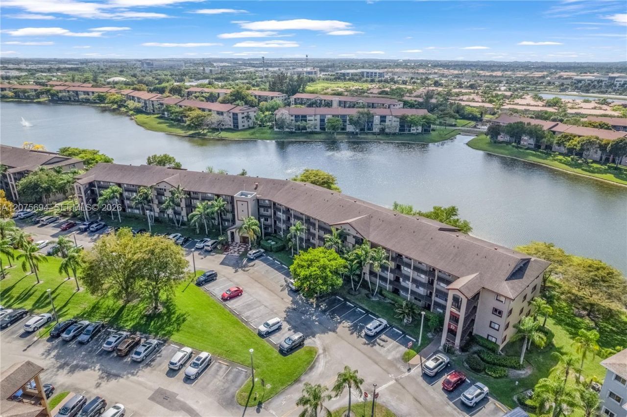 850 SW 138th Ave, Unit 213D, Pembroke Pines, FL 33027 Photo