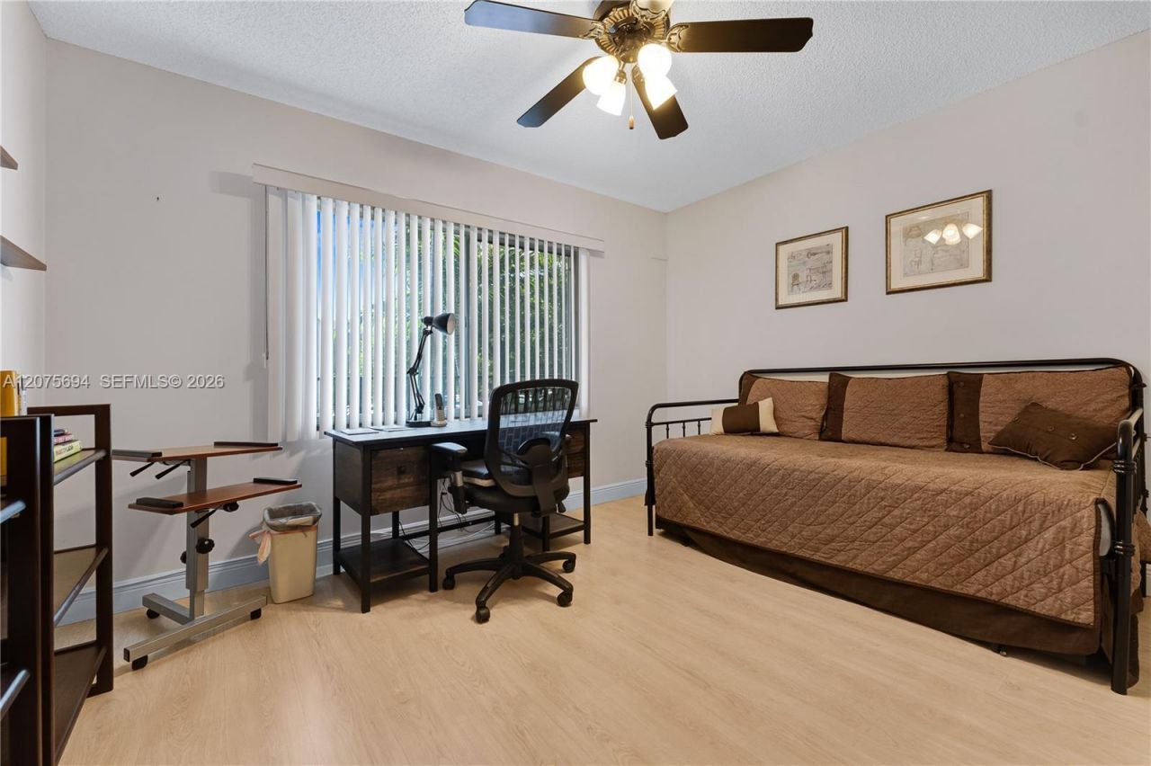 850 SW 138th Ave, Unit 213D, Pembroke Pines, FL 33027 Photo