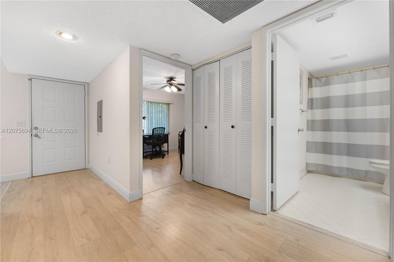 850 SW 138th Ave, Unit 213D, Pembroke Pines, FL 33027 Photo