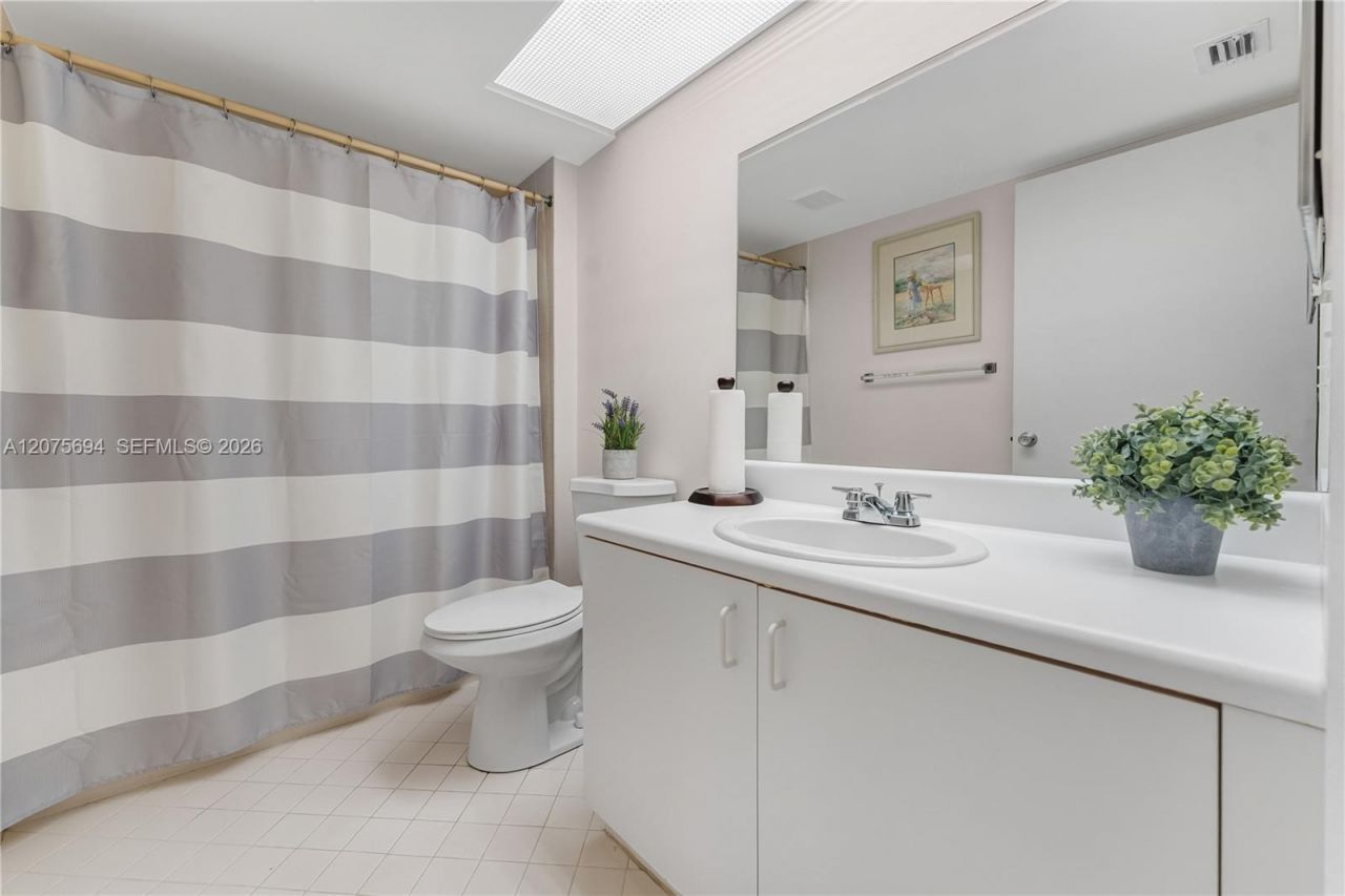 850 SW 138th Ave, Unit 213D, Pembroke Pines, FL 33027 Photo