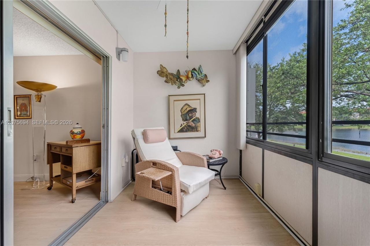 850 SW 138th Ave, Unit 213D, Pembroke Pines, FL 33027 Photo