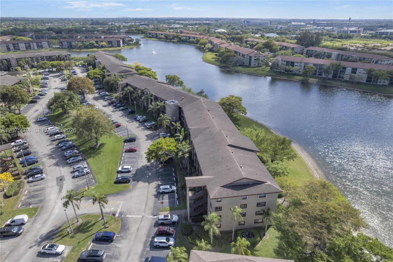 850 SW 138th Ave, Unit 213D, Pembroke Pines, FL 33027 Photo