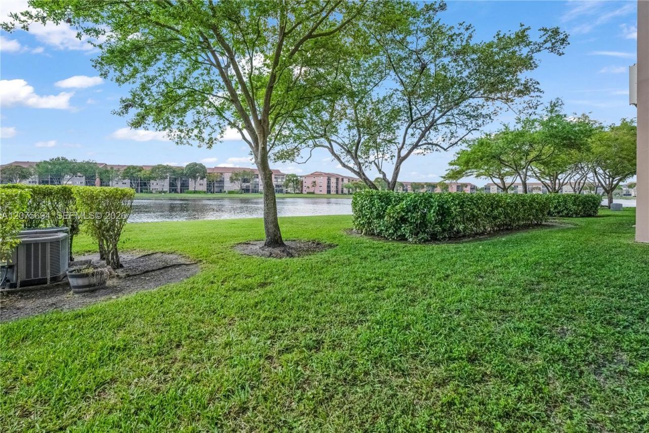 850 SW 138th Ave, Unit 213D, Pembroke Pines, FL 33027 Photo