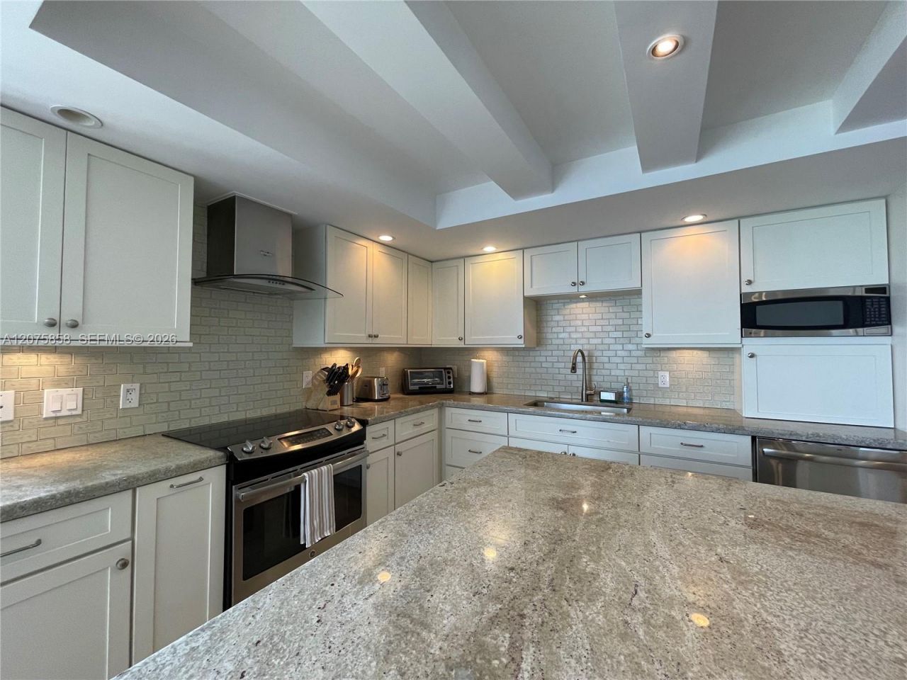 605 Ocean Dr , Unit 10L, Key Biscayne, FL 33149 Photo