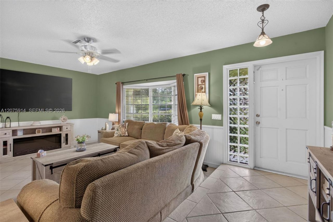 10320 NW 42nd Dr , Coral Springs, FL 33065 Photo