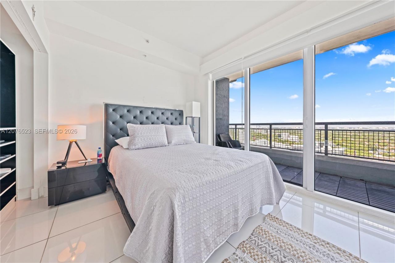 60 SW 13th St, Unit 2403, Miami, FL 33130 Photo