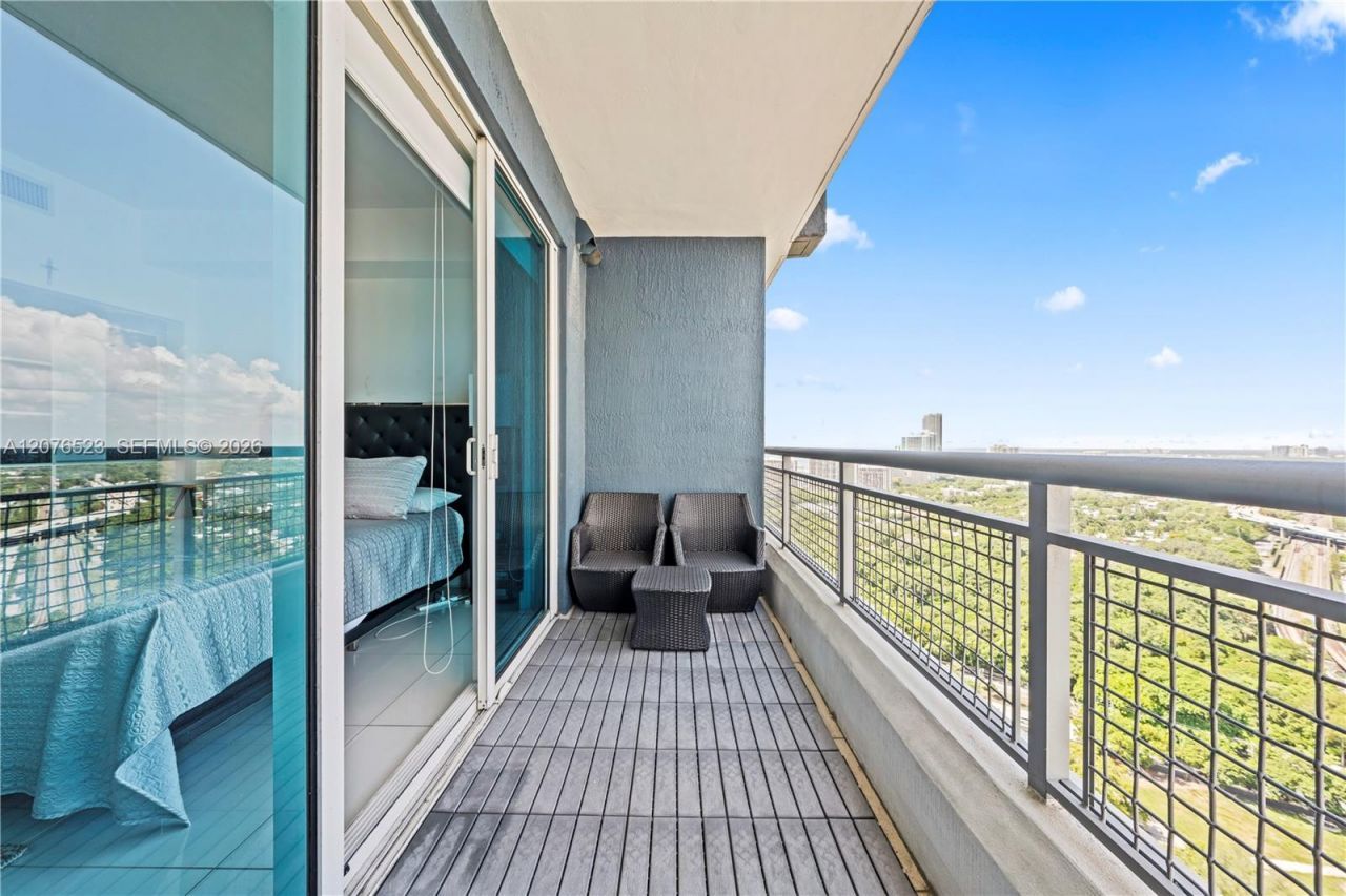 60 SW 13th St, Unit 2403, Miami, FL 33130 Photo