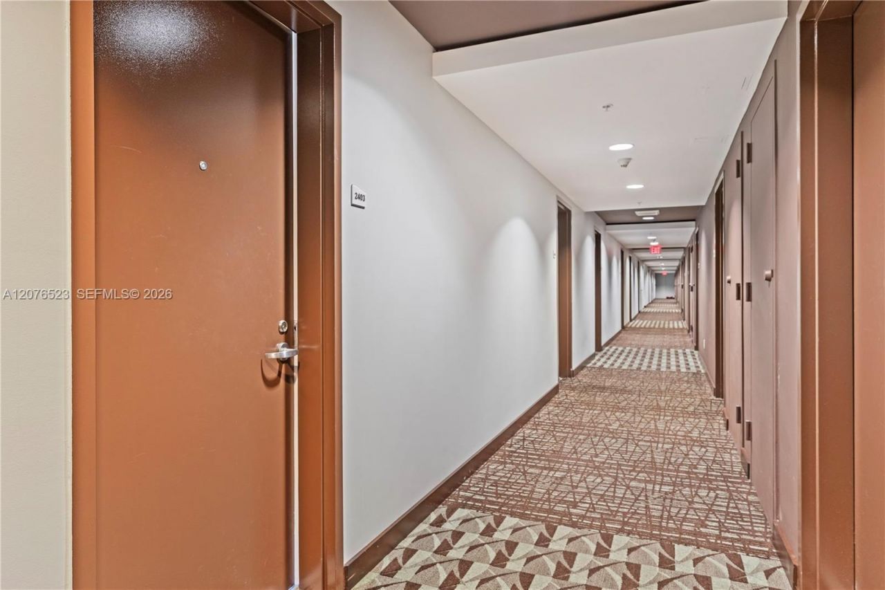 60 SW 13th St, Unit 2403, Miami, FL 33130 Photo