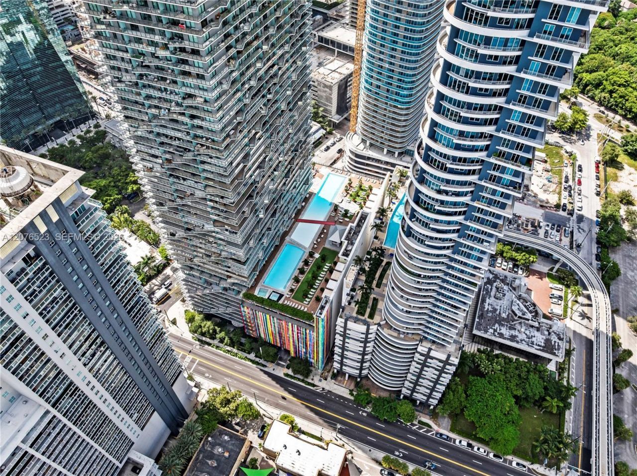 60 SW 13th St, Unit 2403, Miami, FL 33130 Photo
