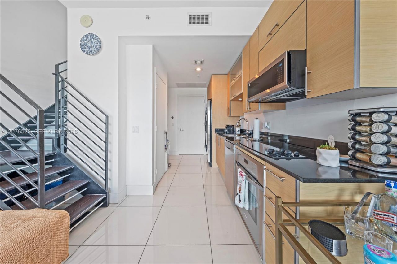 60 SW 13th St, Unit 2403, Miami, FL 33130 Photo
