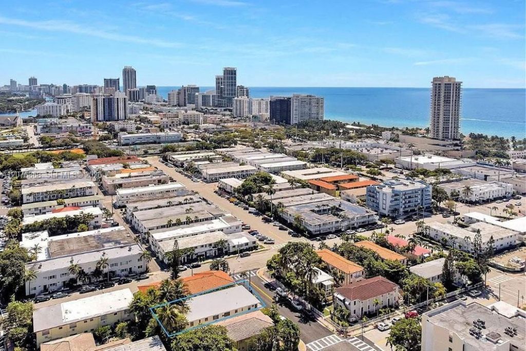 7510 Byron Ave, Unit 1, Miami Beach, FL 33141 Photo