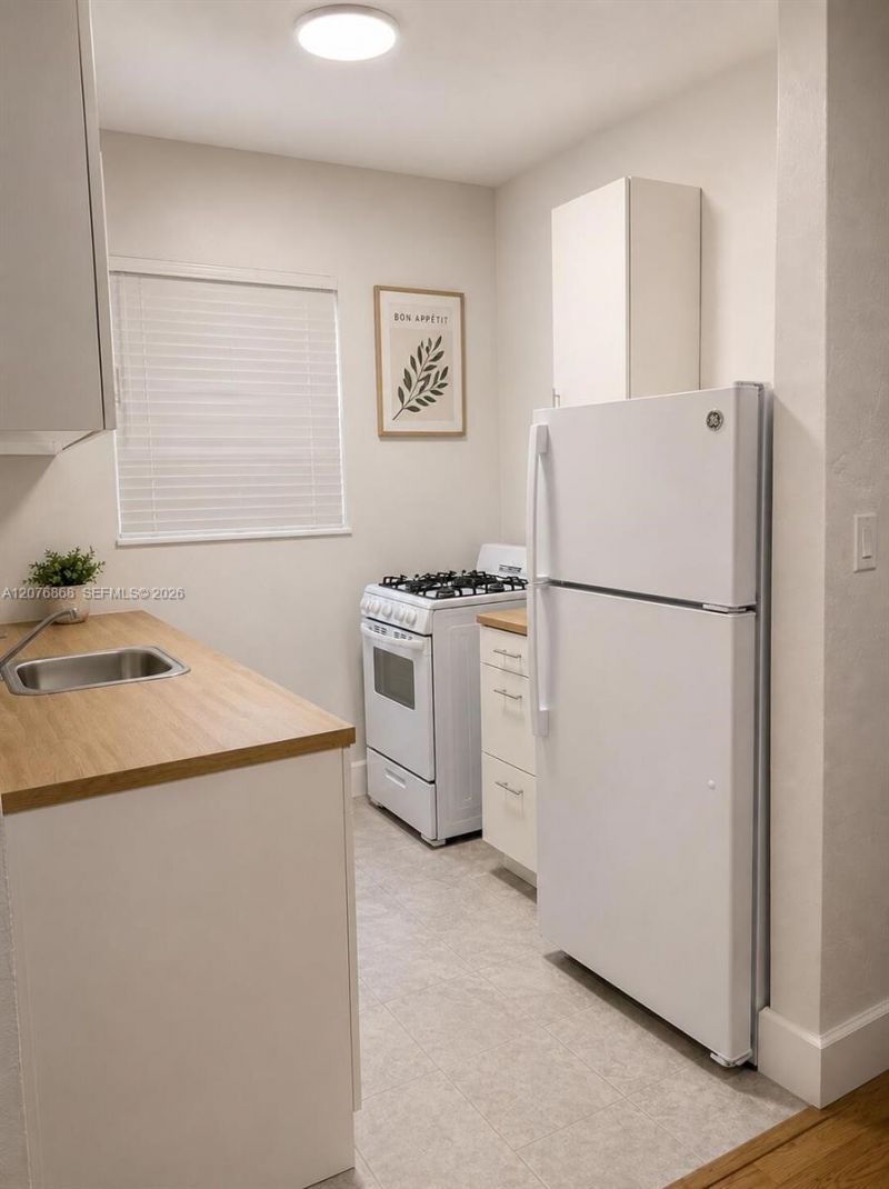 7510 Byron Ave, Unit 1, Miami Beach, FL 33141 Photo