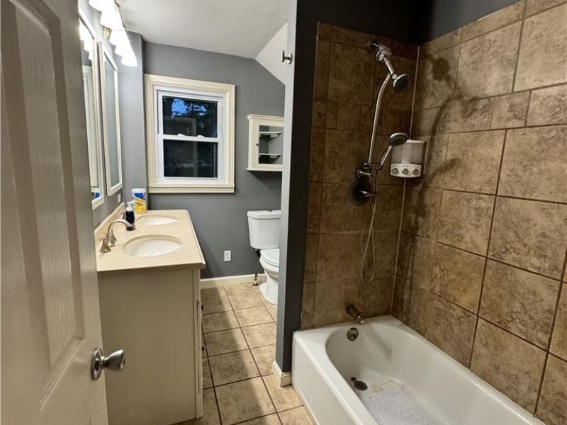 7688 Calvin Road, Ravenna, OH 44266 Photo 2