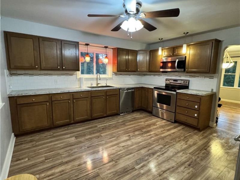 7688 Calvin Road, Ravenna, OH 44266 Photo 4