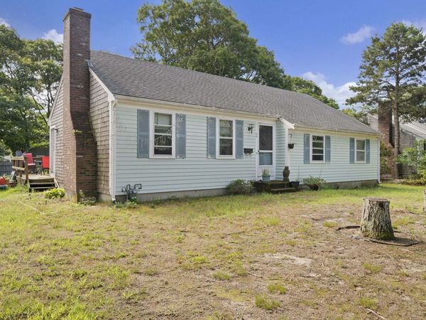 24 S Sea Ave, Yarmouth, MA 02601