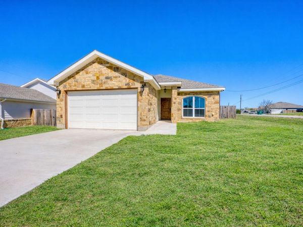 1516 Stonecrests DR, Granite Shoals, TX 78654