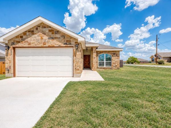1516 Stonecrests DR, Granite Shoals, TX 78654