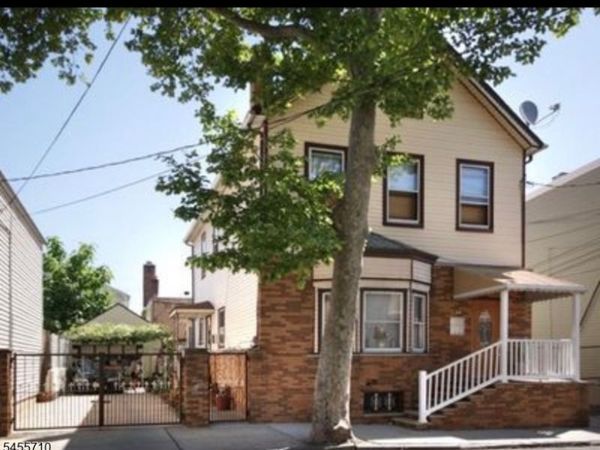 14 Vincent St, Newark, NJ 07105