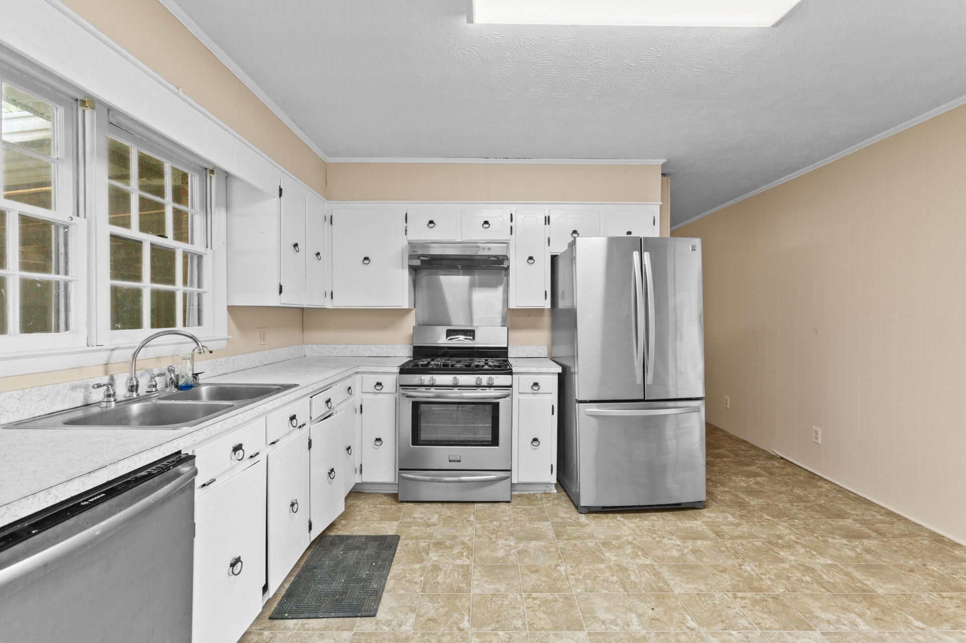 1757 Saint Matthews Road Photo 10
