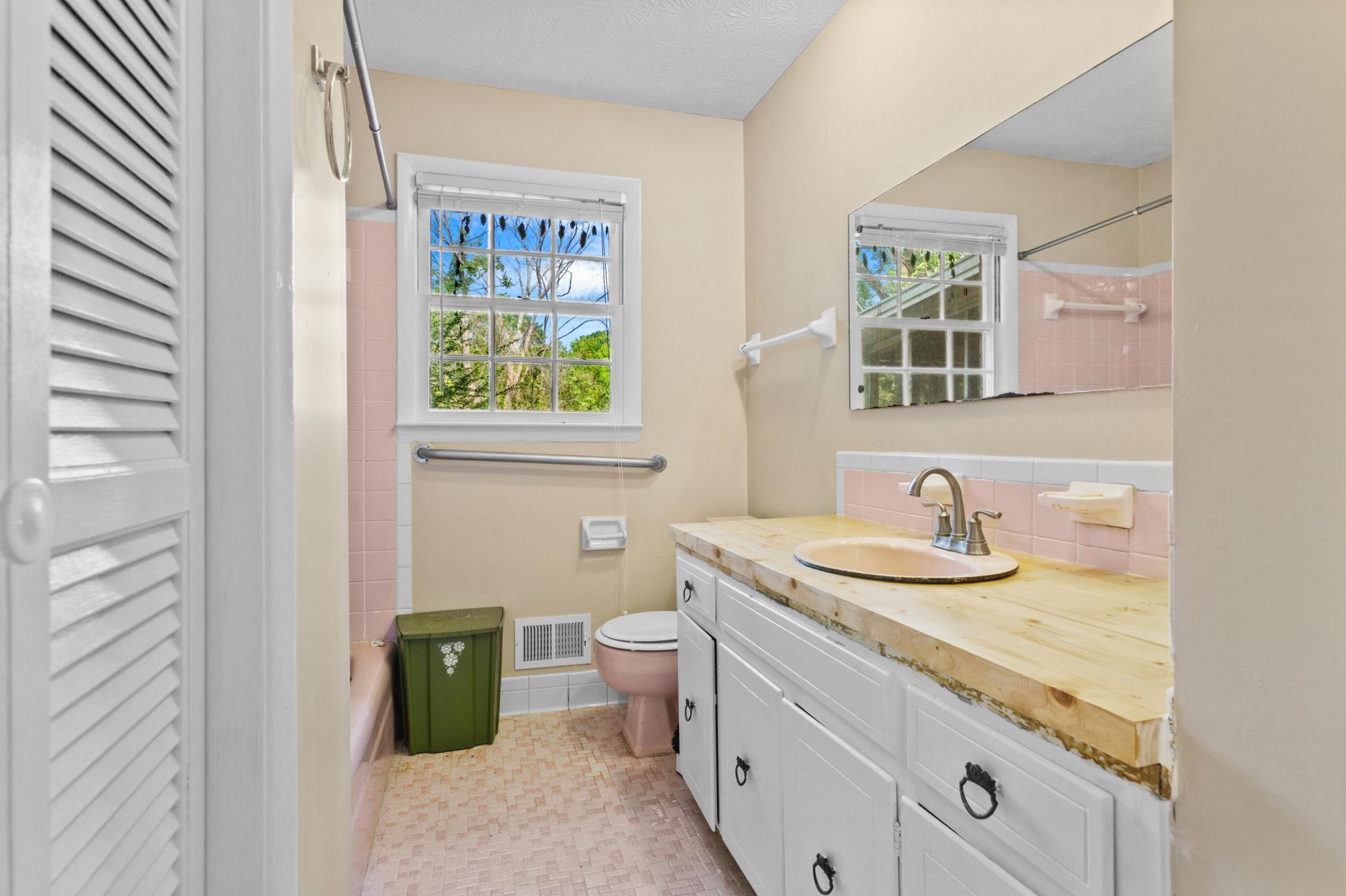 1757 Saint Matthews Road Photo 15