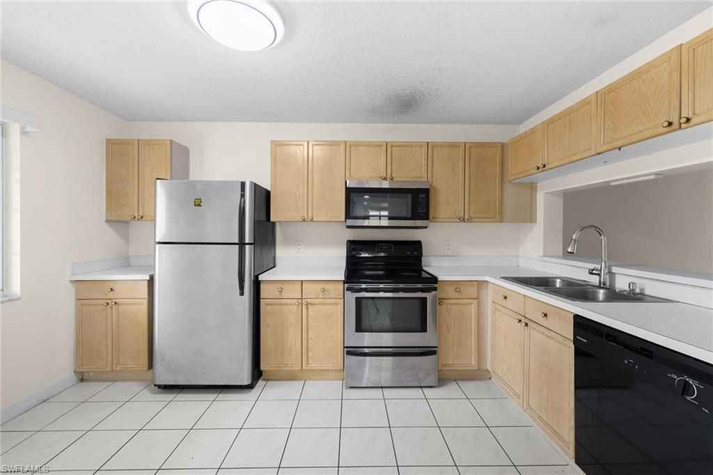 7725 Jewel Ln, Unit 104, Naples, FL 34109 Photo