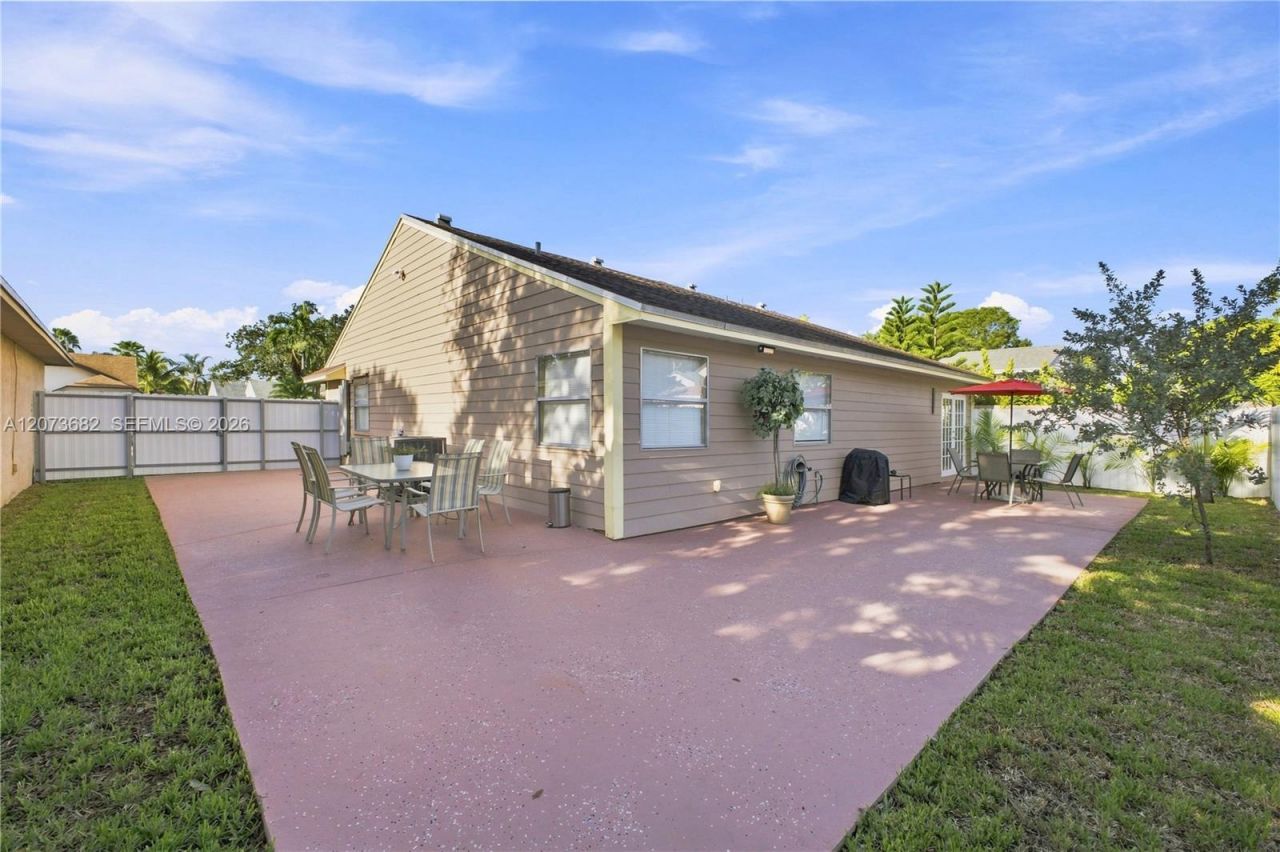 8635 SW 15th St , Pembroke Pines, FL 33025 Photo