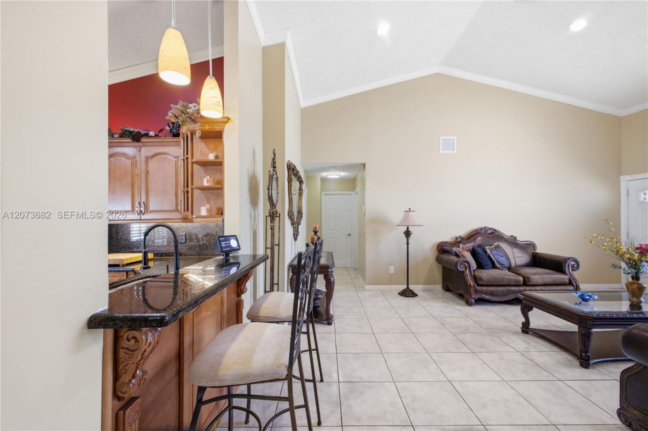 8635 SW 15th St , Pembroke Pines, FL 33025 Photo
