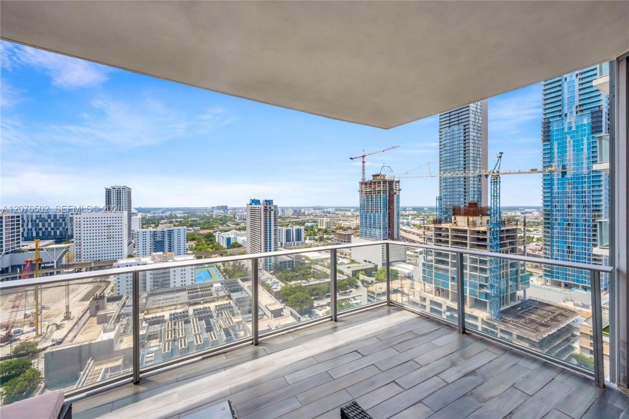 851 NE 1st Ave , Unit 2408, Miami, FL 33132 Photo