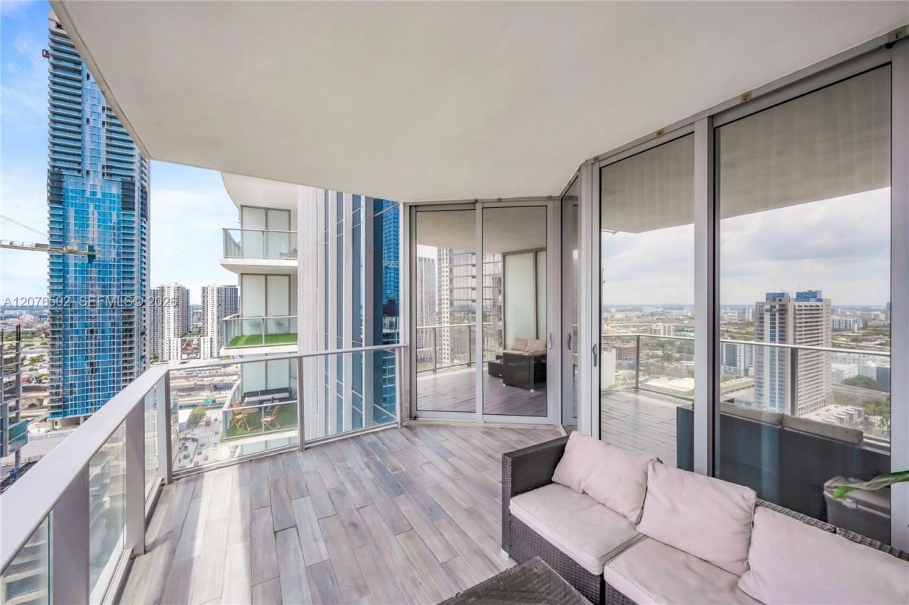 851 NE 1st Ave , Unit 2408, Miami, FL 33132 Photo