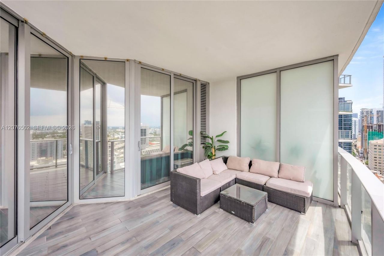 851 NE 1st Ave , Unit 2408, Miami, FL 33132 Photo