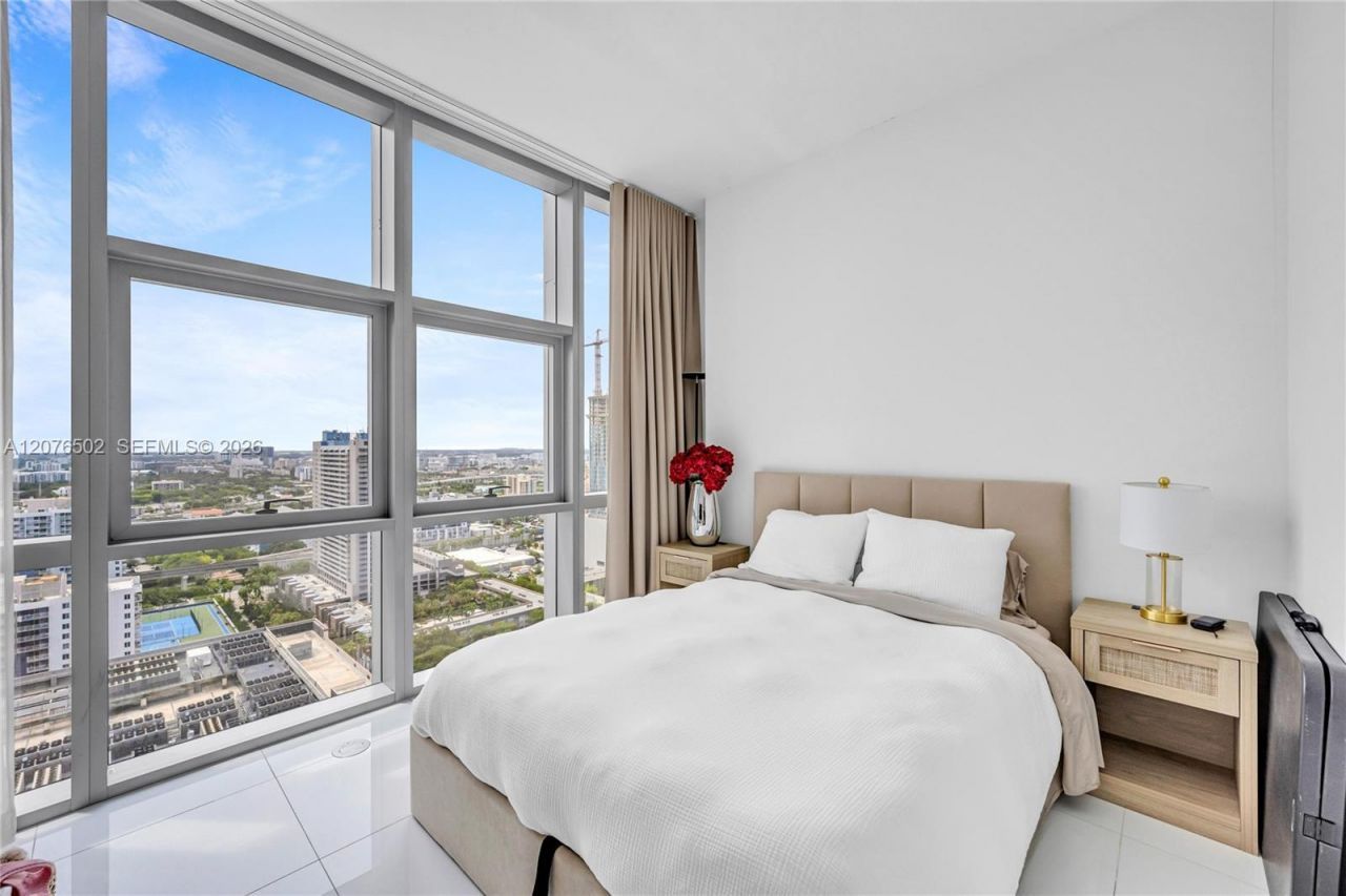 851 NE 1st Ave , Unit 2408, Miami, FL 33132 Photo